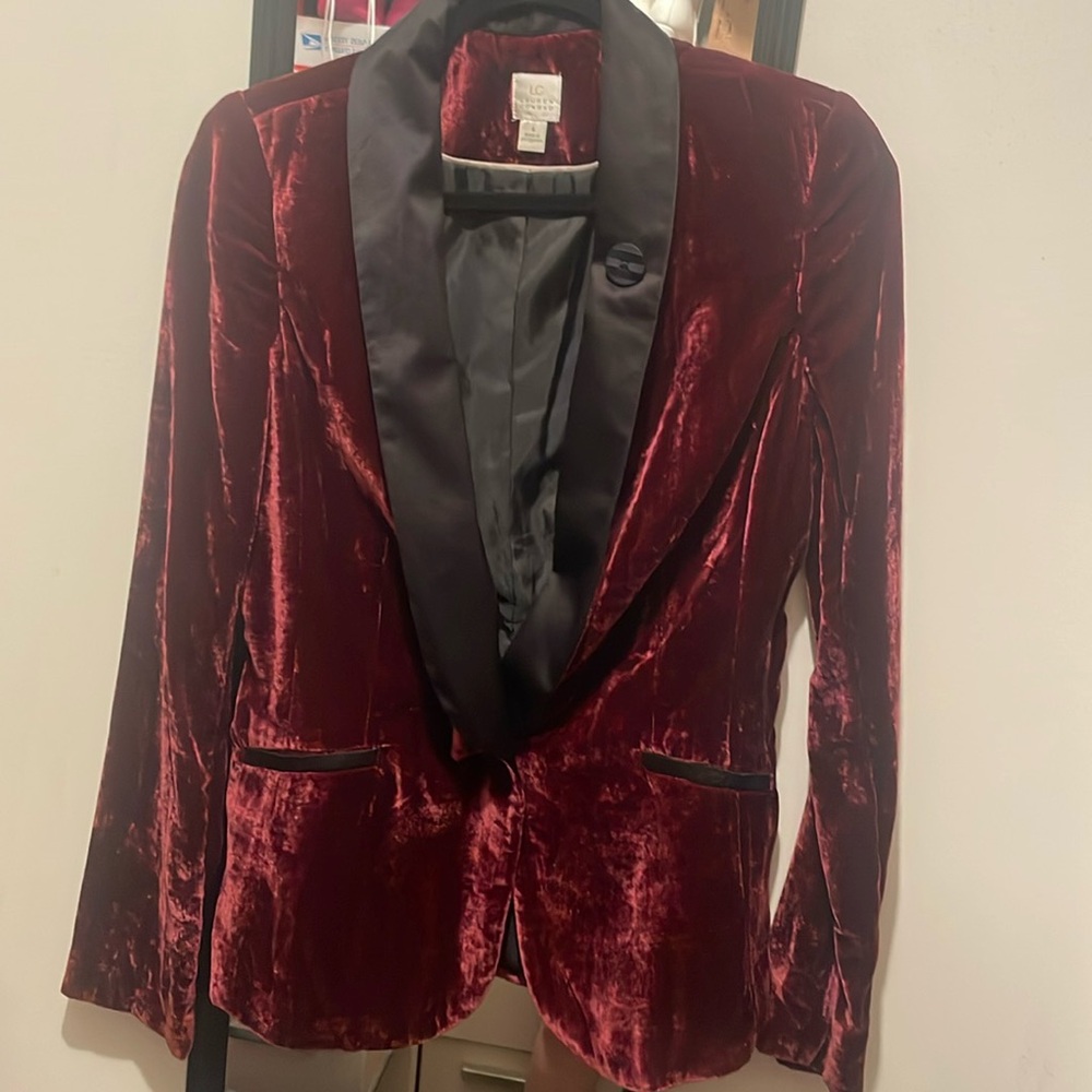 Lauren Conrad size 4 women’s tuxedo burgundy velvet blazer UPCYCLED single vent.